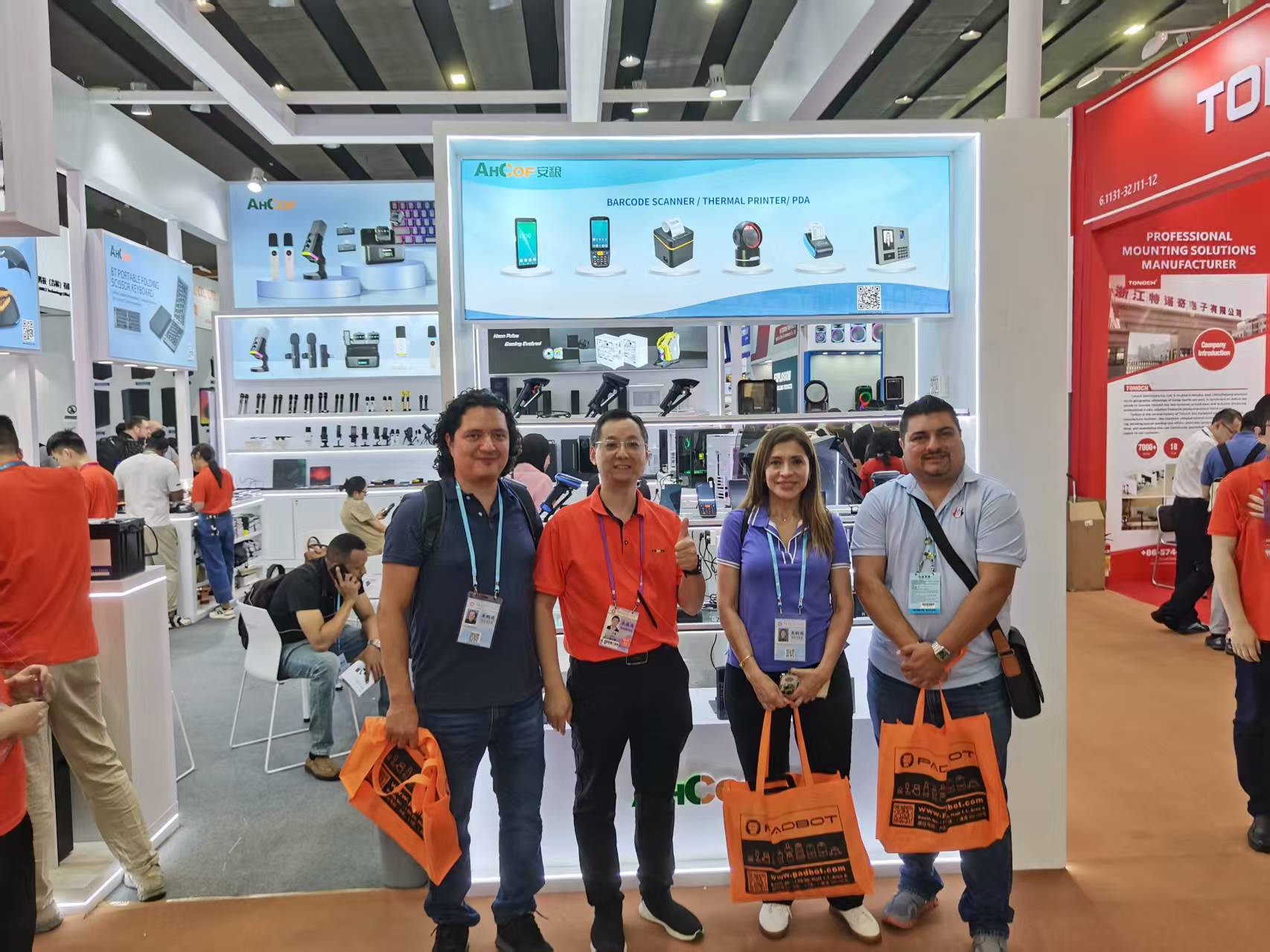 AHCOF NEOCHAINS HOLDINGS ATTEND 137TH CANTON FAIR